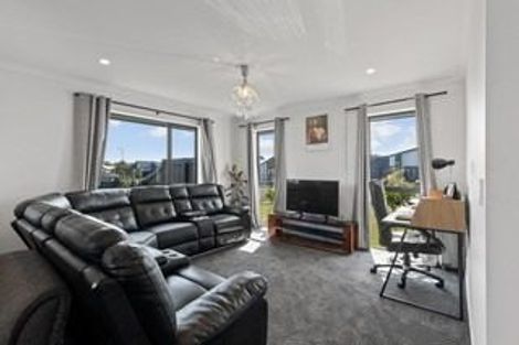 Photo of property in 32 Selfe Crescent, Burwood, Christchurch, 8083