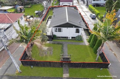 Photo of property in 19 Ribblesdale Road, Henderson, Auckland, 0612
