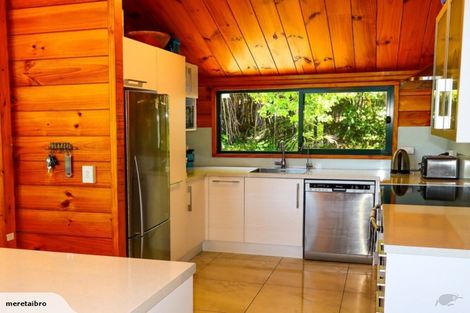 Photo of property in 86 Stoney Creek Drive, Waitakere, Henderson, 0782