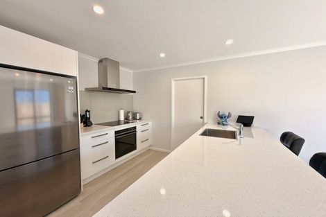 Photo of property in 7 Matata Road, Kenepuru, 5022