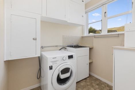 Photo of property in 28 Pilcher Crescent, Naenae, Lower Hutt, 5011