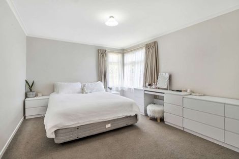 Photo of property in 14 Antrim Place, Hokowhitu, Palmerston North, 4410
