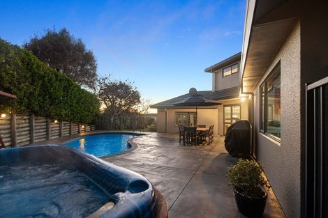 Photo of property in 35 Greenfield Drive, Western Heights, Hamilton, 3200