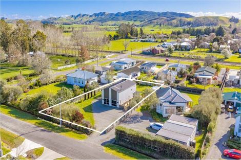 Photo of property in 32 Bell Street, Otane, 4202