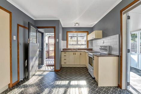 Photo of property in 40 Queens Road, Glen Avon, New Plymouth, 4312