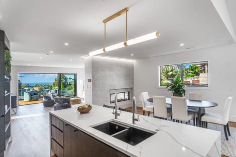 Photo of property in 2/21 Eastcliffe Road, Castor Bay, Auckland, 0620