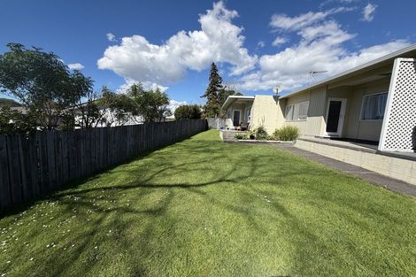 Photo of property in 2/27 Roberts Road, Te Atatu South, Auckland, 0610