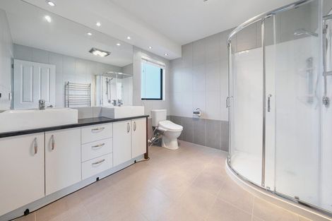 Photo of property in 22 Travis View Drive, Fairview Heights, Auckland, 0632