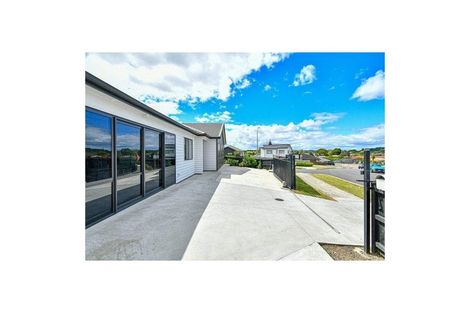 Photo of property in 64 Prado Drive, Pukekohe, 2120