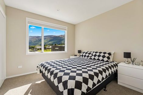 Photo of property in 8 Lakefield Close, Kingston, Athol, 9793