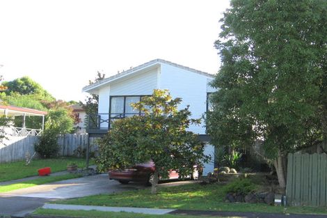 Photo of property in 52 Gosford Drive, Botany Downs, Auckland, 2010