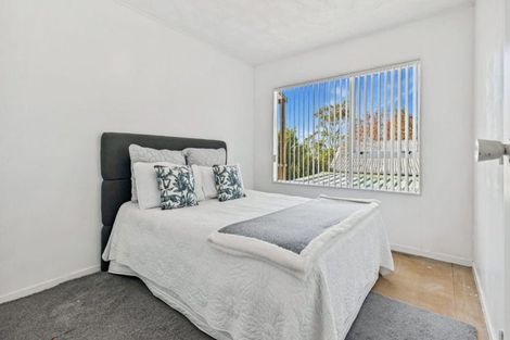 Photo of property in 26 Beauchamp Drive, Massey, Auckland, 0614