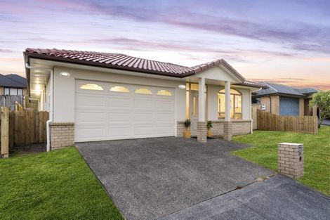 Photo of property in 38 Semillon Avenue, Henderson, Auckland, 0612