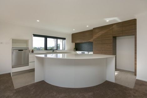 Photo of property in 3f Honeyfield Drive, Whalers Gate, New Plymouth, 4310