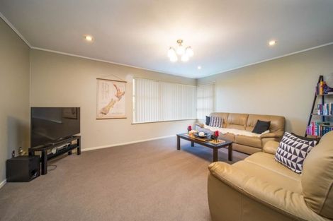 Photo of property in 68 Bader Drive, Mangere, Auckland, 2022