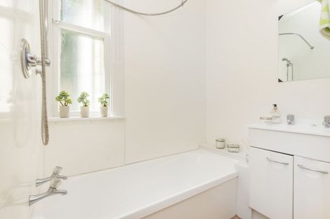 Photo of property in 131 Elizabeth Street, Mount Victoria, Wellington, 6011