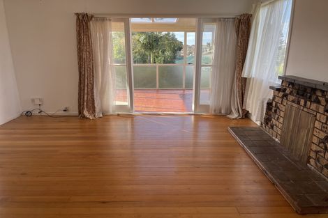 Photo of property in 20 Trojan Crescent, New Lynn, Auckland, 0600