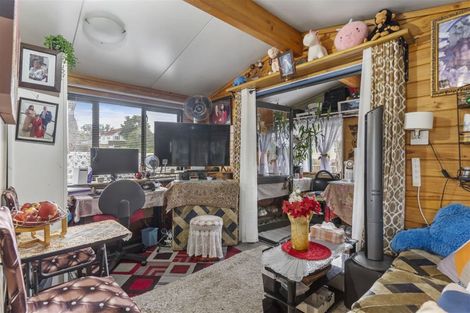 Photo of property in 11 Paragon Avenue, Beach Haven, Auckland, 0626