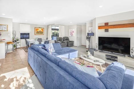 Photo of property in 7 Kirk Close, Rototuna, Hamilton, 3210