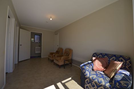 Photo of property in 2/83 Templeton Place, Clendon Park, Auckland, 2103