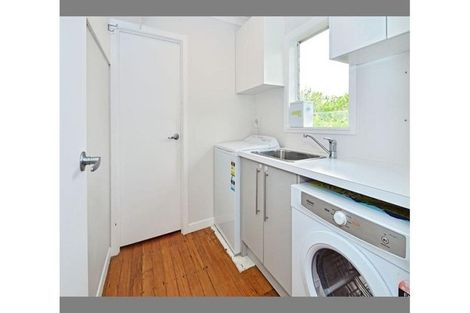 Photo of property in 6 Gills Avenue, Papakura, 2110