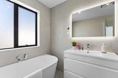 Photo of property in 38a Hyperion Drive, Randwick Park, Auckland, 2105