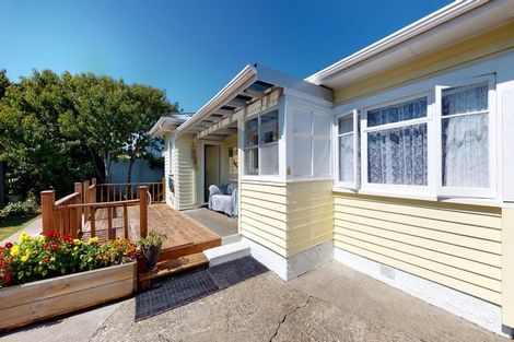 Photo of property in 19 Liverpool Street, Levin, 5510