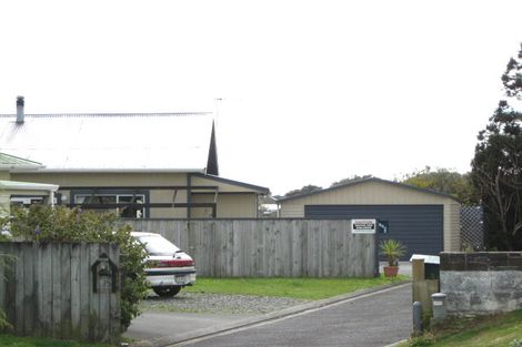 Photo of property in 124 Omata Road, Marfell, New Plymouth, 4310