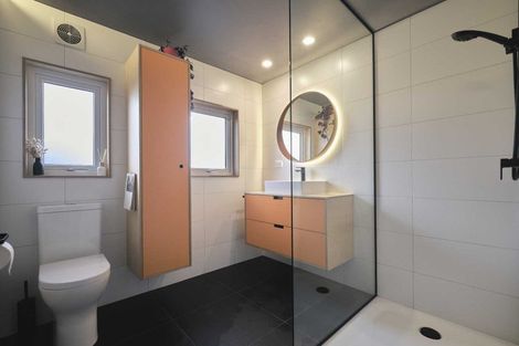 Photo of property in 2/7 Jasmine Grove, Maungaraki, Lower Hutt, 5010