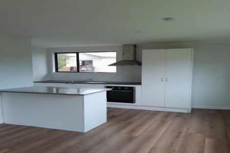 Photo of property in 2/49 Redcrest Avenue, Red Hill, Papakura, 2110