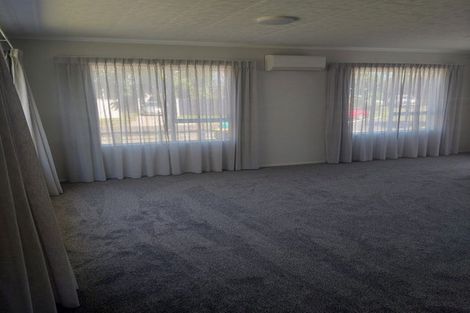 Photo of property in 29b Aquarius Drive, Kawaha Point, Rotorua, 3010