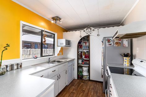 Photo of property in 2984 Cheltenham Hunterville Road, Cheltenham, Feilding, 4777