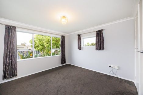 Photo of property in 4 Eton Place, Terrace End, Palmerston North, 4410