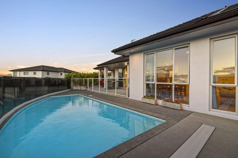 Photo of property in 160 Kittiwake Drive, Schnapper Rock, Auckland, 0632