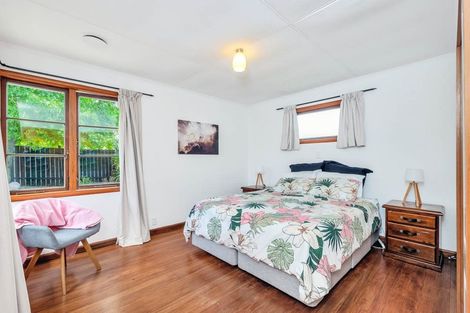 Photo of property in 21 Birdwood Road, Swanson, Auckland, 0612