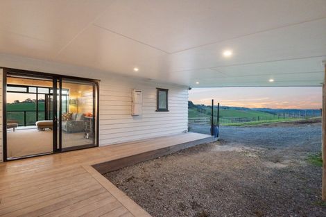 Photo of property in 86 Valley Road, Waitoki, 0871