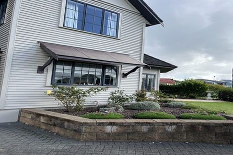 Photo of property in 3 Onemana Way, Te Atatu Peninsula, Auckland, 0610