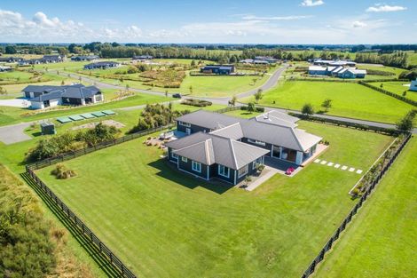 Photo of property in 33 Hartwell Drive, Kelvin Grove, Palmerston North, 4470