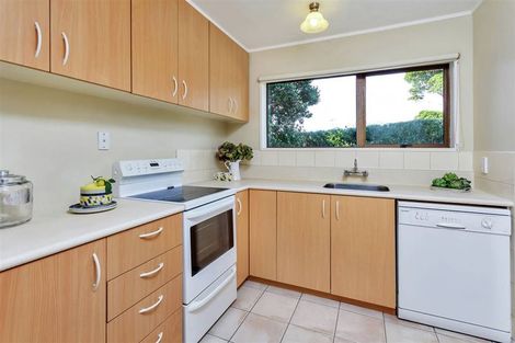Photo of property in 27 Prince Regent Drive, Half Moon Bay, Auckland, 2012