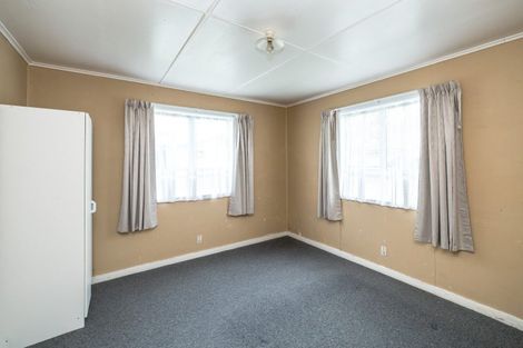 Photo of property in 1 Baillie Crescent, Carterton, 5713