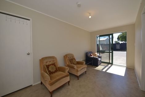 Photo of property in 2/83 Templeton Place, Clendon Park, Auckland, 2103