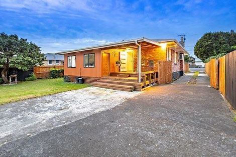 Photo of property in 142 Russell Road, Manurewa, Auckland, 2102