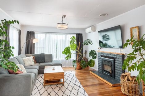 Photo of property in 27 Amundsen Grove, Stokes Valley, Lower Hutt, 5019