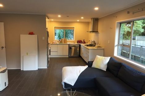 Photo of property in 1/26 Finn Place, Totara Vale, Auckland, 0629