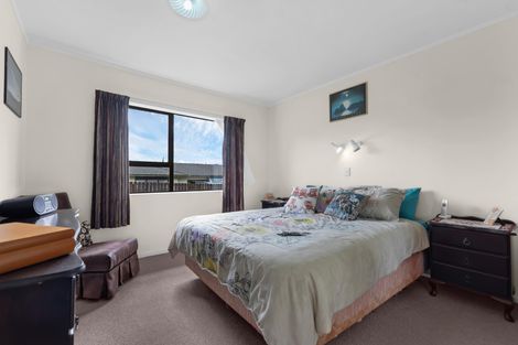 Photo of property in 2/10 Duke Street, Papakura, 2110