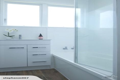 Photo of property in 1/134 Edmonton Road, Te Atatu South, Auckland, 0610