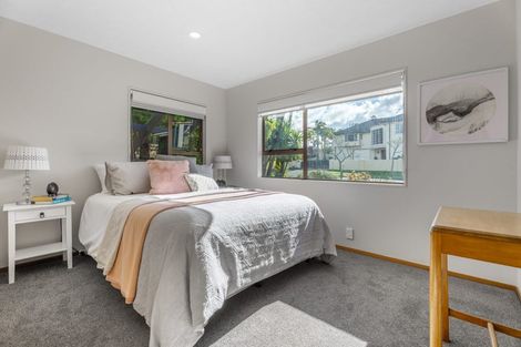 Photo of property in 11 Stevenson Way, Cockle Bay, Auckland, 2014