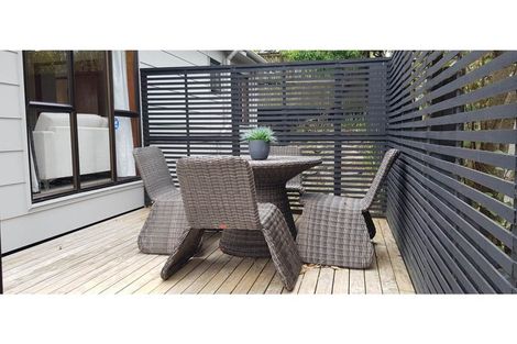 Photo of property in 2/16 Waratah Street, Birkenhead, Auckland, 0626