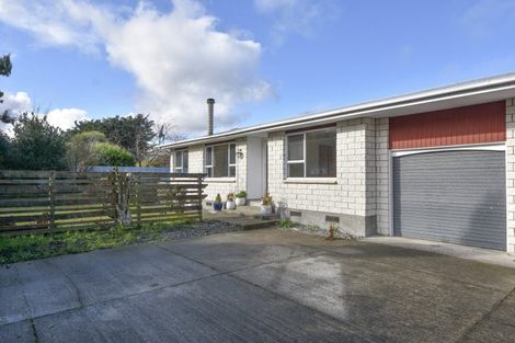 Photo of property in 6a Tait Place, Carterton, 5713