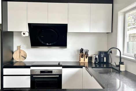 Photo of property in 73 Oakdale Road, Mount Roskill, Auckland, 1041